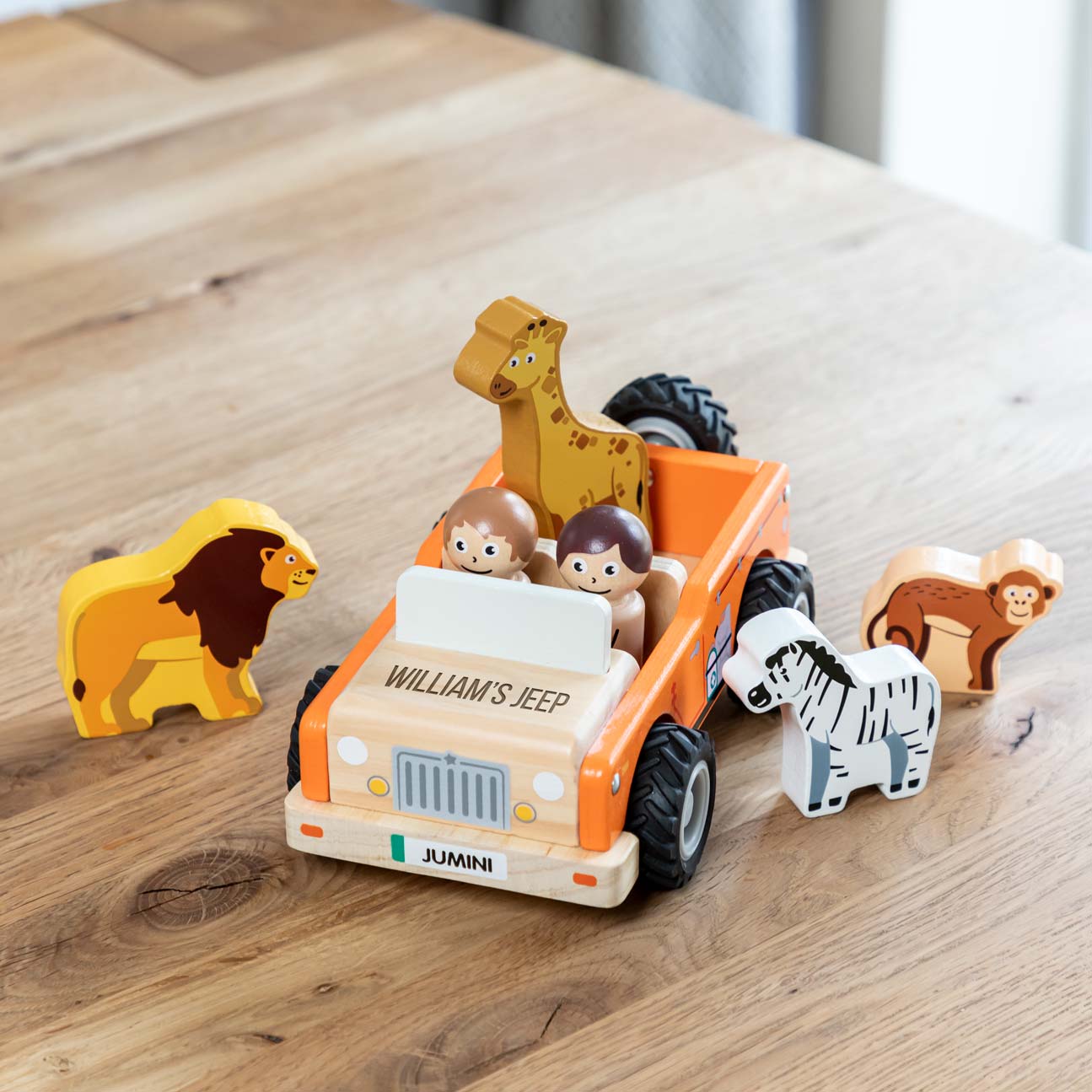Personalised wooden safari jeep with jungle animals play set