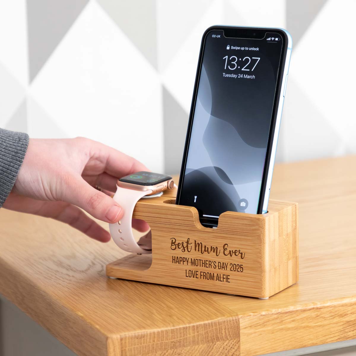 Personalised Best Dad or Mum Charging Station