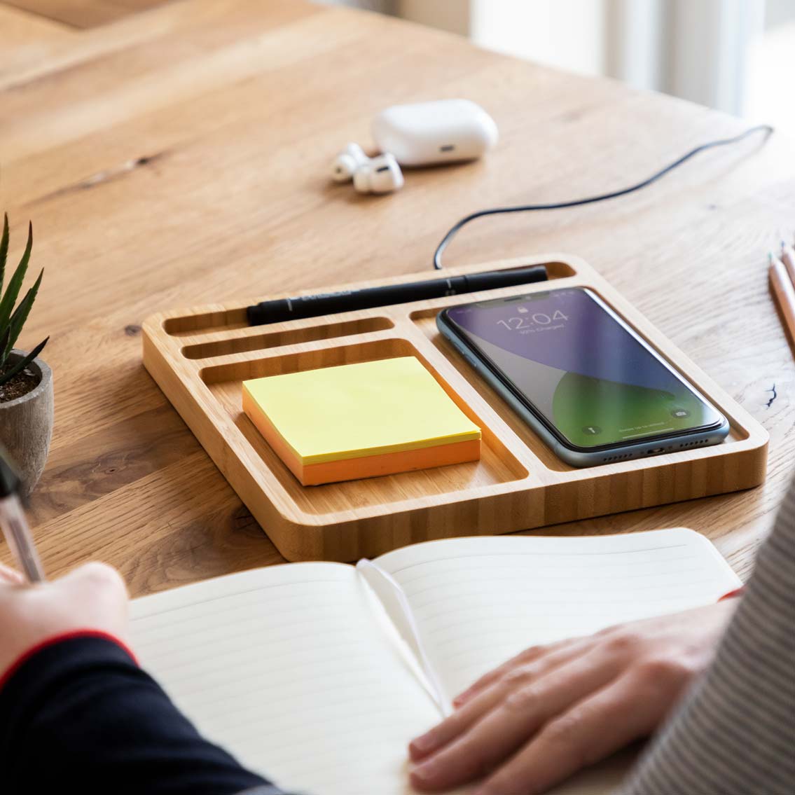 Personalised Graduation Gift Wireless Charger Desk Tidy